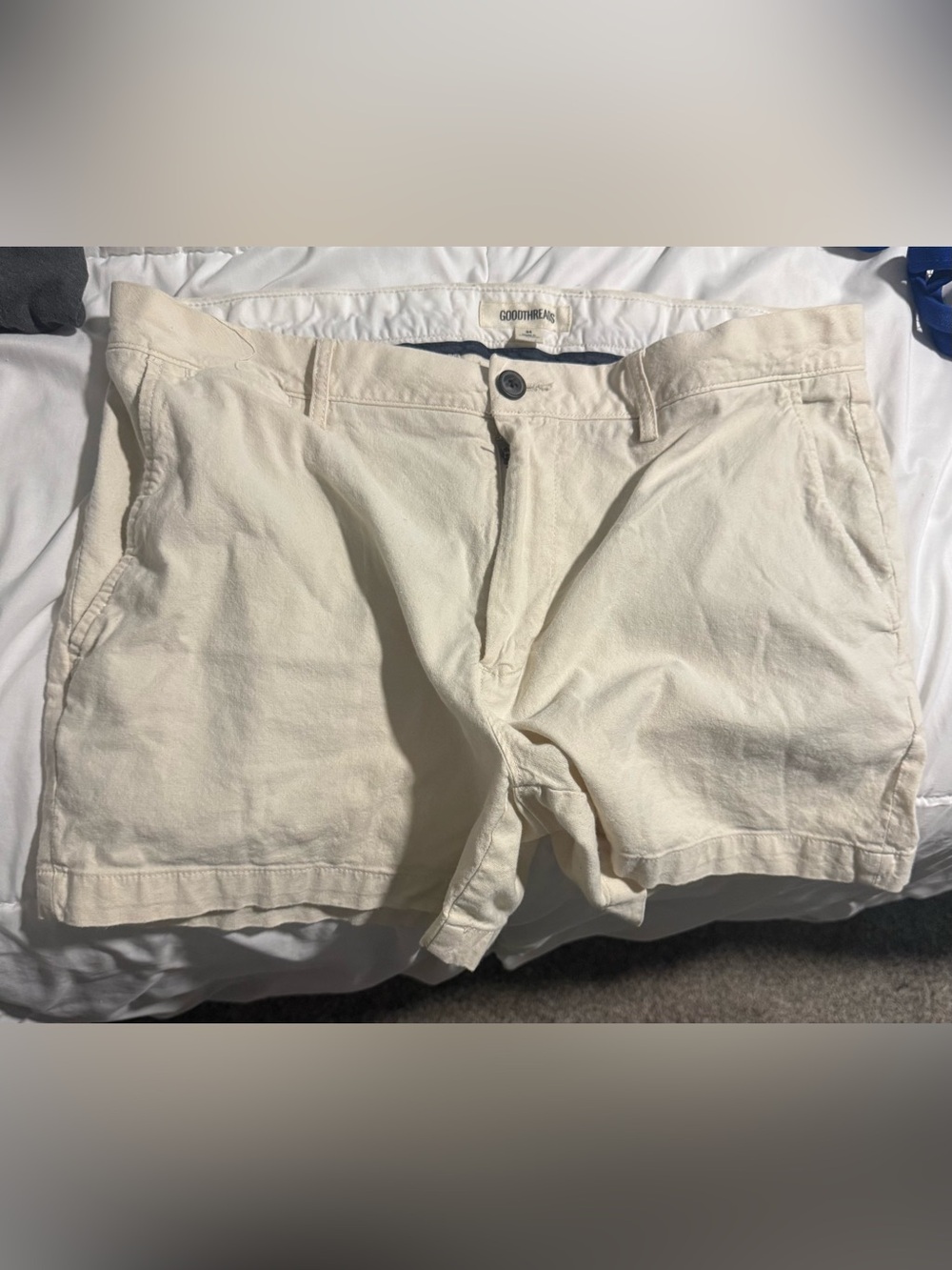 Goodthreads Men's Cream Flat-Front Cotton Shorts